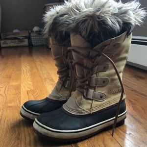 Woman’s Joan of Arctic boot